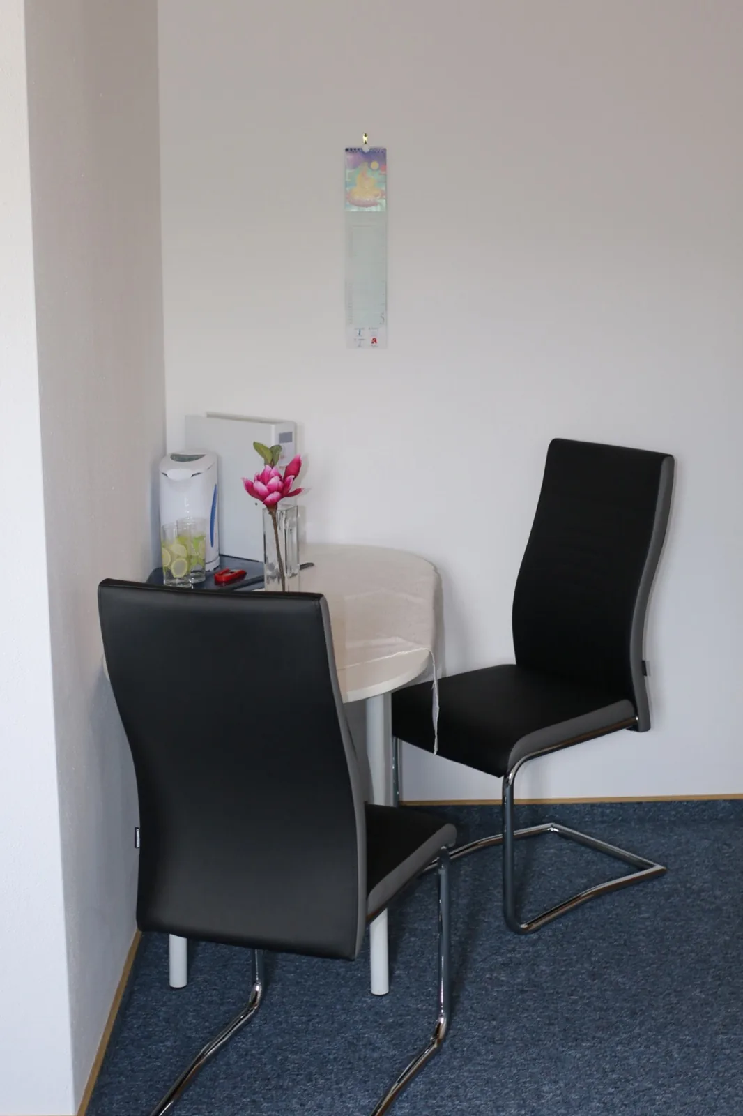Zimmer 1 – Sitzgelegenheit